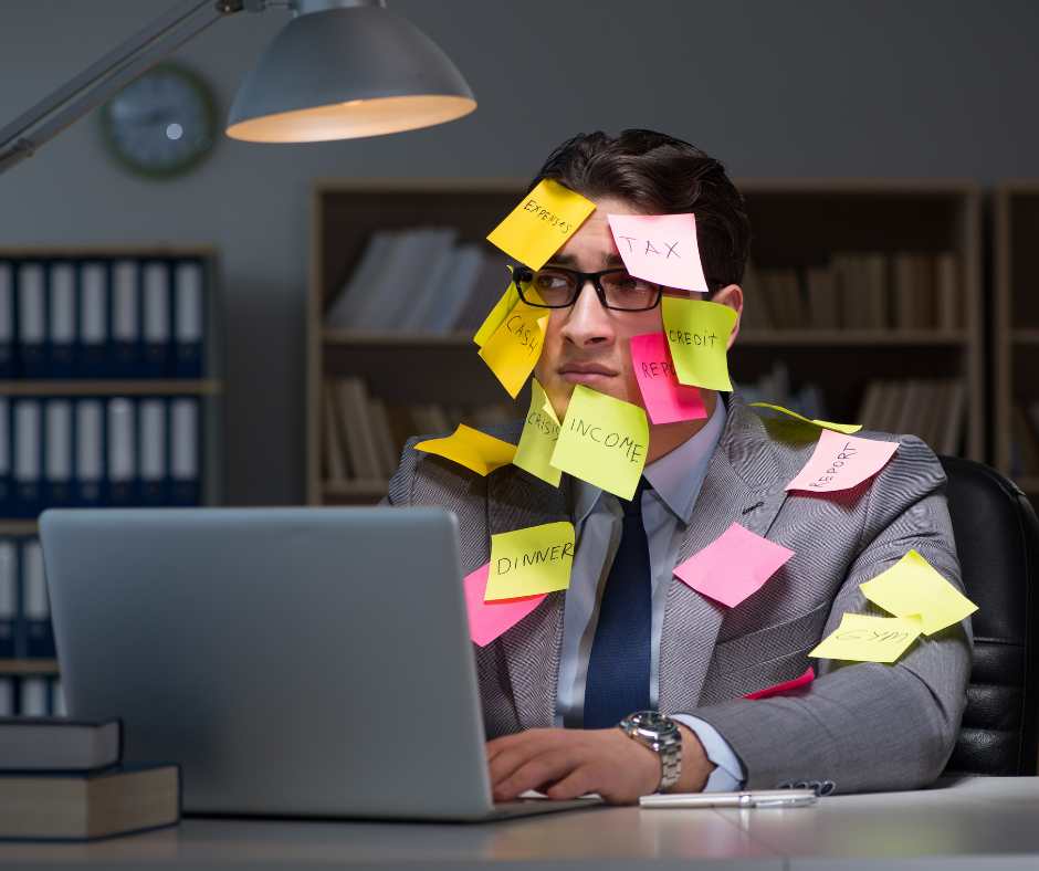 Grasso addominale e distribuzione del peso uomo stressato